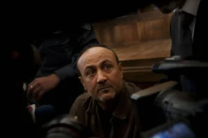 مروان البرغوثي و23 عاماً من الأسر… ما نعرفه عن “مانديلا فلسطين”