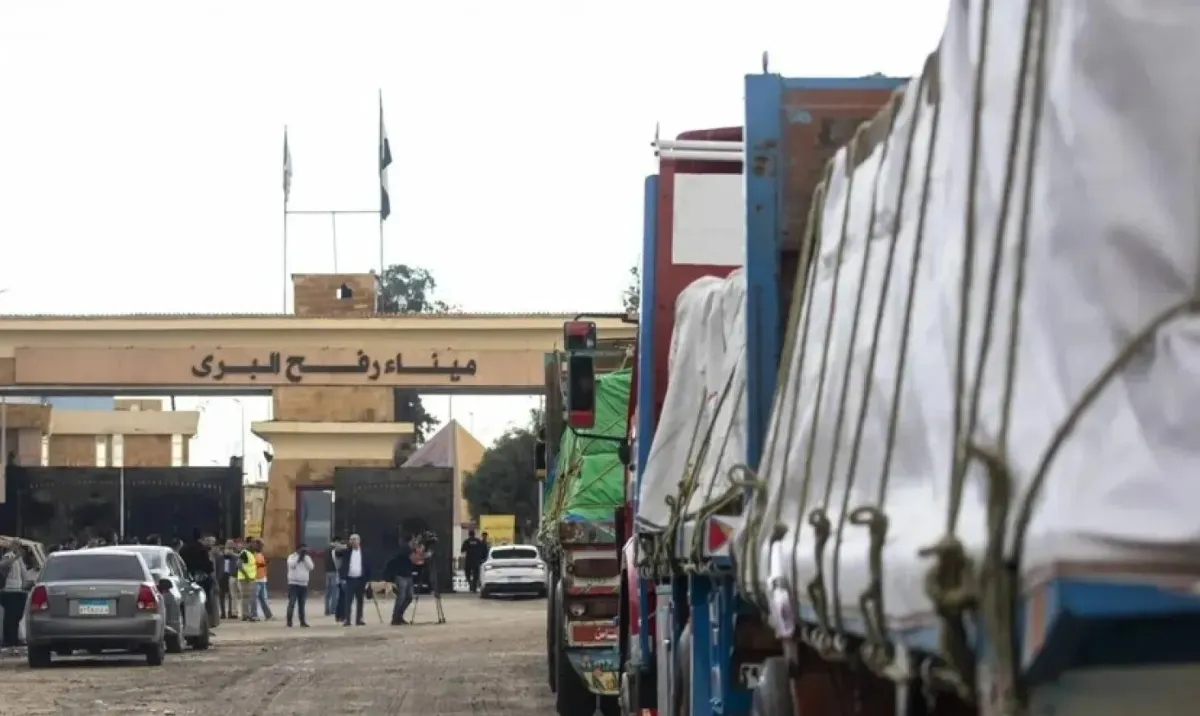 أزمة “حصار السفارات” المصرية تتفاقم عقب توقيف شابين في بريطانيا