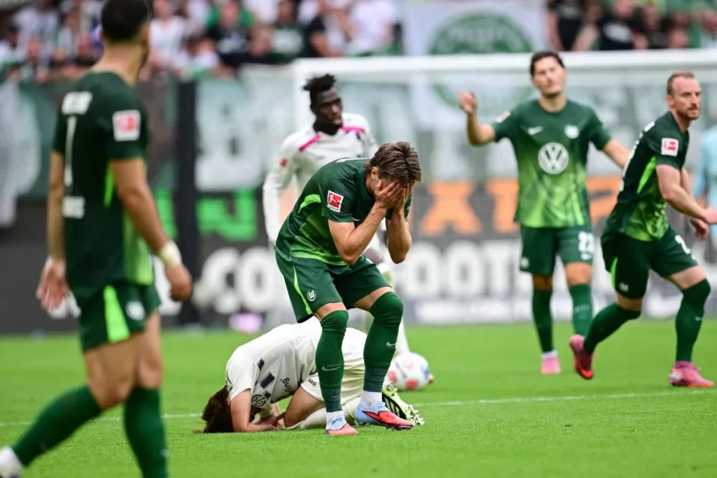 “البوندسليغا”: فولفسبورغ يفرط بفوزه الثاني