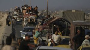 في خضم التصعيد العسكري.. مسؤول يكشف: إسرائيل تتجه لوقف المساعدات الإنسانية عن شمال غزة