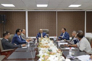 اللجنة الوطنية لتنظيم وتمويل الواردات تستعرض آلية التعامل مع طلبات الاستيراد