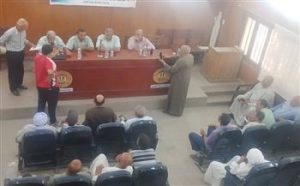 محافظ أسيوط يشدد على دعم المزارعين وتوفير مستلزمات الإنتاج لتحقيق التنمية الزراعية