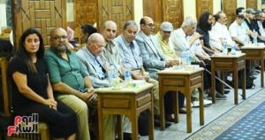 مثقفون وصحفيون يقدمون واجب العزاء في صنع الله إبراهيم