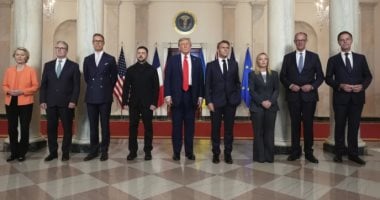 ترامب مشيراً إلى صورة لمحاولة سابقة لاغتياله: “لو لم أكن موجوداً لكانت الأمور مختلفة تماماً”