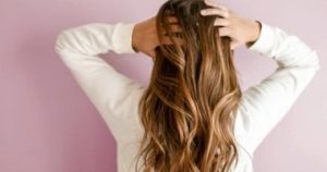 4 وصفات طبيعية للشعر تمنحه اللمعان والنعومة.. عشان تقللي التصفيف الحراري – اليوم السابع
