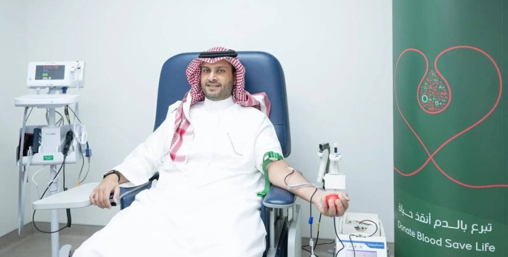 تركي بن محمد بن فهد يشارك في الحملة الوطنية السنوية للتبرع بالدم التي أطلقها ولي العهد