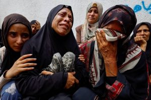 صحيفة أمريكية: إدارة ترمب تعد خطة لنقل سكان غزة داخلياً أو خارجياً