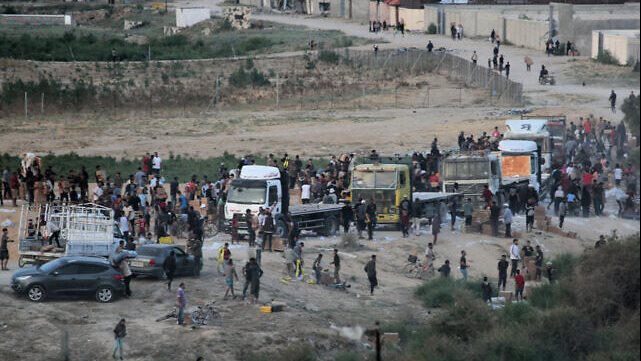 موفد “القاهرة الإخبارية”: الاحتلال يمنع دخول مساعدات إنسانية أساسية إلى غزة رغم تفاقم المجاعة