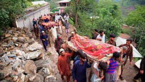 Sudden Floods in Pakistan Kill Hundreds, Rain Hinders Rescue of Trapped People
