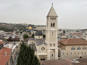 الاحتلال يجمد الحسابات البنكية للبطريركية الأرثوذكسية بالقدس