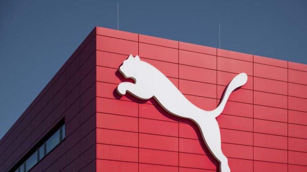 سهم بوما يقفز 16% بعد تقرير عن بيع حصة أرتميس