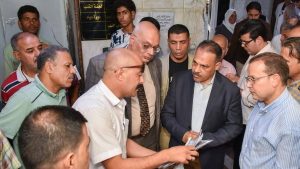 محافظ الشرقية يُفاجئ الأطباء والعاملين بعيادة المبرة للتأمين الصحي بالزقازيق