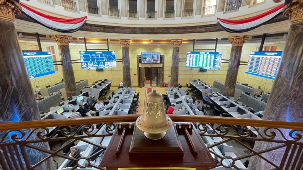 تراجع جماعي لمؤشرات البورصة في ختام تعاملات الأحد