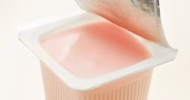 فوائد وأضرار الزبادي بالفواكه.. وبدائل وإضافات صحية