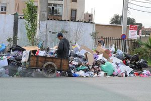 أمراض خطيرة تتربص بممارسي نشاط جمع البلاستيك
