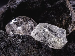 الكونغو تمنح شركة أميركية حق التعدين بأكبر منجم ليثيوم