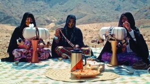 المرأة في الإمارات.. حارسة الأصالة والهوية