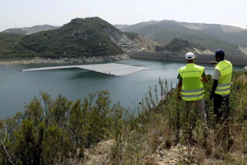 ألواح تخفض تبخر مياه سدود المغرب