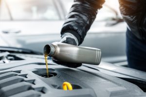 زيت محرك السيارة.. إجراءات بسيطة تحميك من خسائر كبيرة