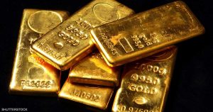 الذهب يتجه لأفضل أداء شهري في 14 عاما بعد ارتفاع قياسي