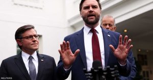 جاي دي فانس يحذّر من أن الحكومة الأميركية تتّجه نحو إغلاق ويحمّل المسؤولية للديموقراطيين