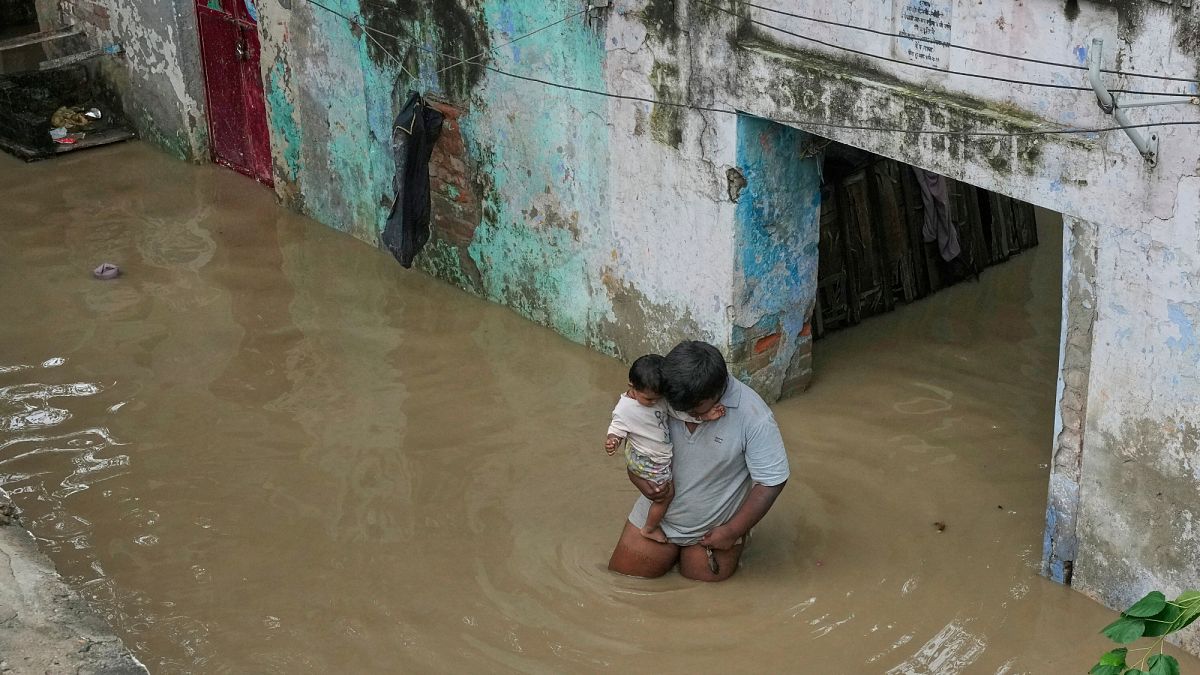 Vidéo : New Delhi face aux inondations - la rivière Yamuna dépasse le niveau de danger sous de fortes pluies