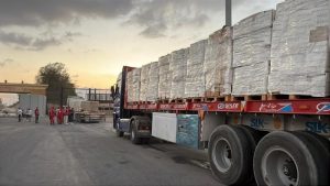 دخول 114 شاحنة مساعدات من بينها شاحنات سولار من معبر رفح البري دعما لغزة