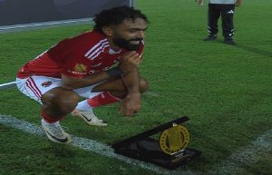 الشحات رجل مباراة الأهلي والزمالك في القمة 131 – بوابة الشروق