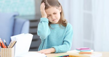 لماذا يعاني الأطفال من الصداع النصفي وكيف يمكن تخفيف أعراضه – اليوم السابع