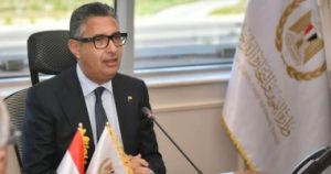 وزير التموين يفتتح أول 3 منافذ سلعية ضمن أكبر سلسلة تجارية حكومية