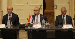 رئيس الرقابة المالية يستعرض مع رؤساء التحرير تطوير القطاع المالي غير المصرفي – اليوم السابع