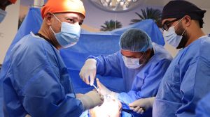 استئناف عمليات تركيب المفاصل الصناعية في مستشفى الهضبة الخضراء العام