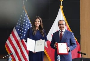 وزير الداخلية يعقد جلسة مباحثات موسعة مع وزيرة الأمن الداخلي الأمريكية