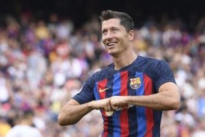 ليفاندوفسكي يثير اهتمام ميلان بعد اقتراب رحيله عن برشلونة – الوطن