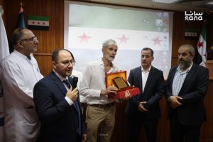 مشفى دمشق يكرم 19 طبيباً متفوقاً في البورد السوري