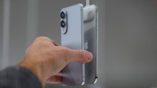 منافس جديد لإيفون إير.. “هواوي” تختبر هاتف جديد فائق النحافة