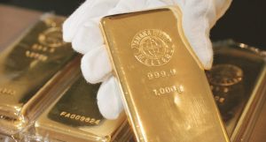 L'or recule légèrement... Les contrats à terme se maintiennent à 3600 dollars | Al Khaleej