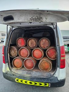 Bus de passagers saisi pour commerce illégal de bouteilles de gaz