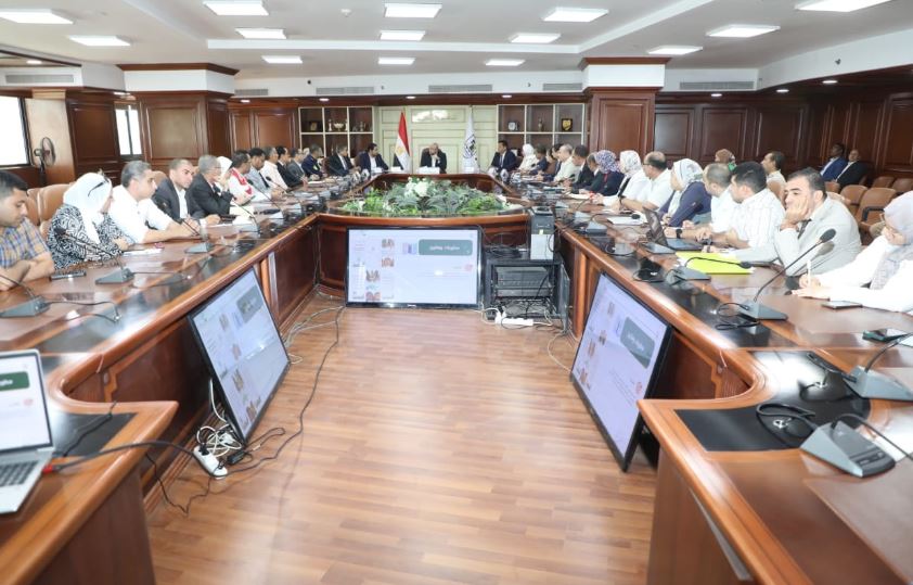 محافظ بني سويف يُوجّه بتنفيذ تكليفات استعدادًا للنسخة الرابعة من مهرجان النباتات الطبية والعطرية