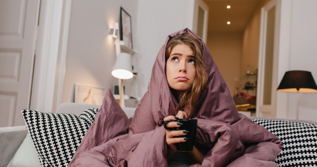 عالم المراهقة الصعب.. لماذا تتأثر الفتيات بالاكتئاب أكثر من الأولاد؟
