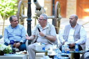 جلسة نقاشية مع مستثمرين في قطاعات مختلفة في بيت الشريف حسين بالعقبة