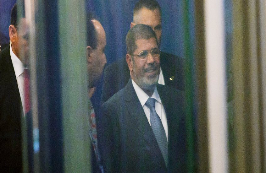 مصر.. ساويرس يثير الجدل مجددا بتدوينة عن “ديموقراطية الإخوان”