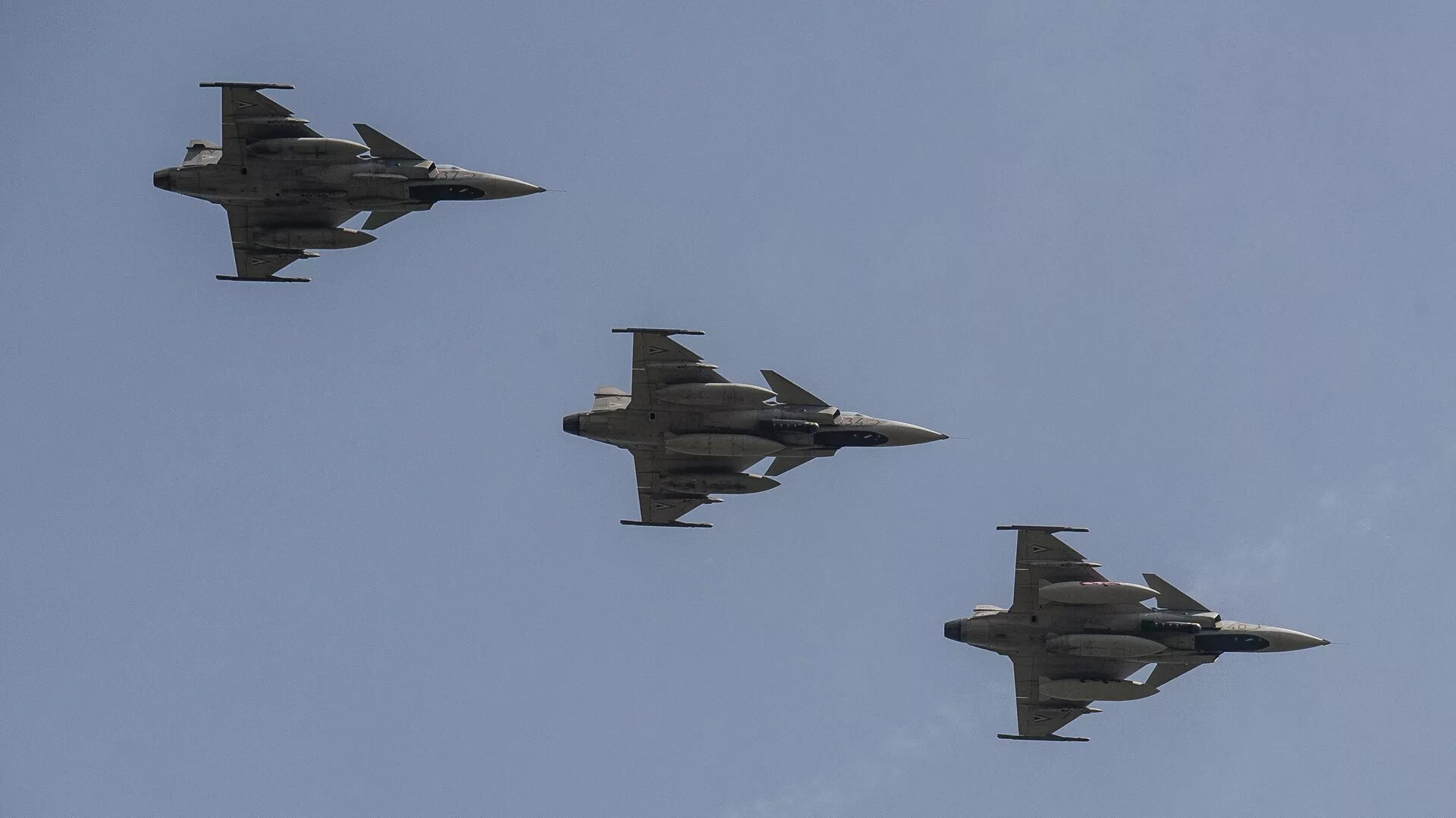 الدفاع السويدية تفنّد تصريحات كييف بشأن اقتراب تزويدها بمقاتلات “غريبن”