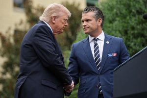 ماذا يحضّران؟.. ترامب وهيغسيث يجتمعان سرّاً بقادة الجيش الأمريكي وسط تكهنات بتحرك استراتيجي كبير