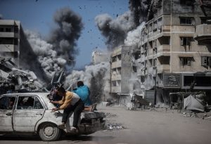 الجيش الإسرائيلي يعلن تنفيذ أكثر من 160 غارة على أهداف في قطاع غزة خلال يوم واحد (فيديو)