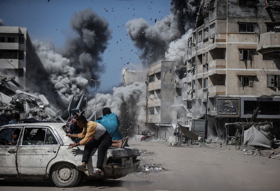 الجيش الإسرائيلي يعلن تنفيذ أكثر من 160 غارة على أهداف في قطاع غزة خلال يوم واحد (فيديو)