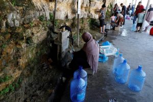 مستوطنون يقطعون المياه عن آلاف الفلسطينيين بالضفة الغربية | صحيفة الخليج