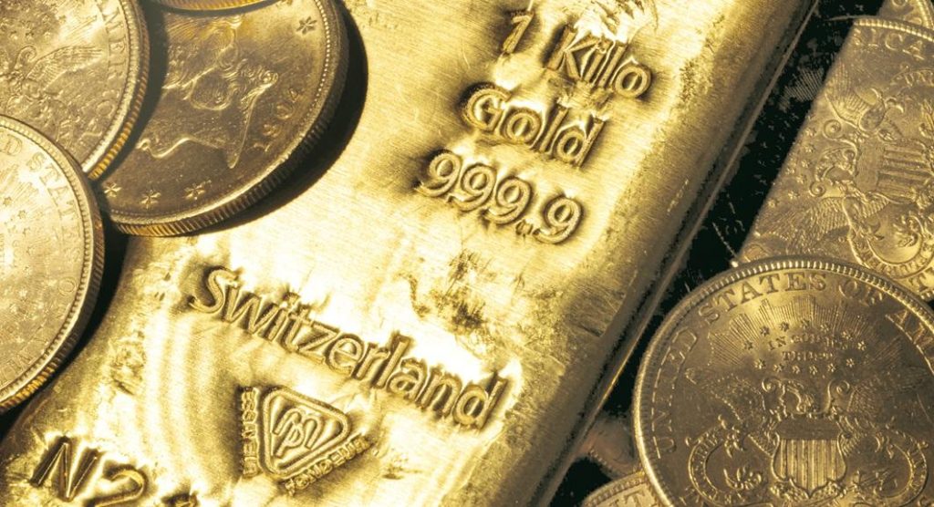 الذهب يتسلق القمم.. ويحقق أفضل أداء شهري منذ 2011 | صحيفة الخليج