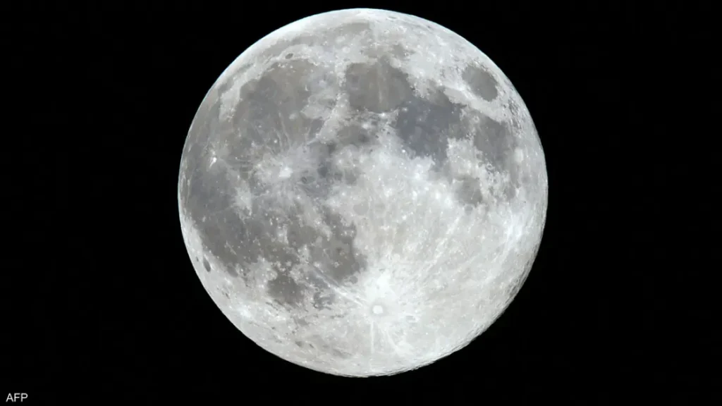 قرية على سطح القمر بحلول 2035.. هل تحلم بالعيش فيها؟