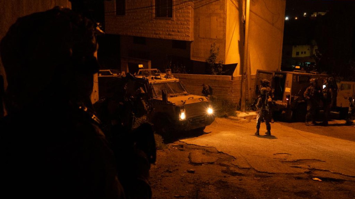 إصابة فلسطينيين واعتقال 10 آخرين خلال اقتحام قوات الاحتلال الضفة الغربية